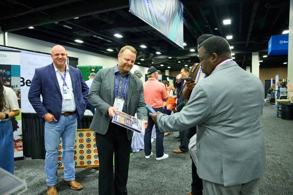 HR Southwest attendees networking in the expo hall